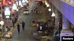 សាក​សព​ត្រូវ​បាន​គេ​ឃើញ​នៅក្នុង​ព្រលាន​យន្ត​ហោះ​អន្តរជាតិ​ធំ​ជាង​គេ​របស់​ប្រទេស​តួក​គី គឺ​ប្រលាន​យន្ត​ហោះ Atakurk ក្រោយ​ពេល​ត្រូវ​បាន​បំផ្ទុះ​កាល​ពី​ថ្ងៃទី​២៨ ខែ​មិថុនា​នេះ។