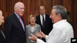 Senator Patrik Lexy 2012-yil fevralida ham Kubada bo'lgan