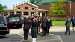 웜비어 장례식 현장