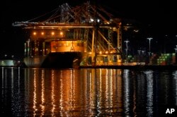 미국 로스앤젤레스항에 컨테이너선이 정박해 있다. (자료사진)