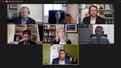 하와이 소재 민간연구기관인 동서센터는 23일 최근 회계감사원이 공개한 의회 제출 보고서 작성에 관여한 관리들을 대상으로 화상대담을 진행했다. 왼쪽 위에서부터 브라이언 해크니 미 하원 감사·조사 소위 담당관, 조디 샌델 군 구조·작전포트폴리오 담당 부국장, 제이슨 베어 국제관계·무역 담당 국장, 매튜 킨즐 선임분석관, 다이아나 마우러 국방역량·관리 담당 국장, 조너선 애덤스 분석관과 사회를 맡은 사투  리마예 동서센터 부회장.