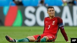 Cristiano Ronaldo du Portugal, 10 juillet 2016.