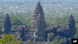 캄보디아 수도 프놈펜 북서부의 앙코르와트 유적지. (자료사진)