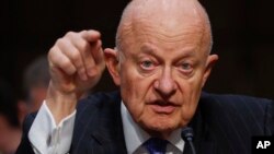 美国前国家情报总监詹姆斯·克拉珀在国会的一个听证会上。（资料照片）