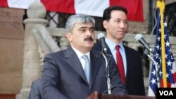 Amerika səfirliyində qəbul 