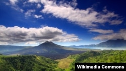 Kawasan Gunung Batur di Kintamani Bangli-Bali ditetapkan oleh UNESCO sebagai geopark atau taman bumi (foto: dok/Wikipedia). 