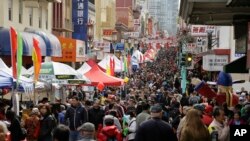 Crowds jam Chinatown during a Chinese New Year festival, Feb. 20, 2016, in San Francisco, California.