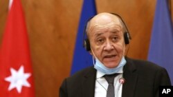 장 이브 르 드리앙 프랑스 외무장관.