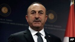 Menlu Turki Mevlut Cavusoglu, memperingatkan AS soal rencana pembentukan pasukan Kurdi di perbatasan Suriah utara (18/1).