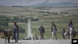 د افغانستان واخان ولسوالۍ د چین سره سرحد لري