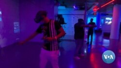 New Yorkers Enjoy Virtual Reality as Pandemic Refuge  