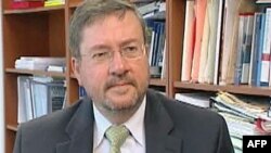 Hamilton: Na dolar danas otpada oko 60 odsto rezervi svih banaka u svetu