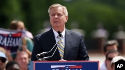 សមាជិកព្រឹទ្ធសភា​ លោក Lindsey Graham​ នៃ​រដ្ឋ ​South Carolina ប្រកាសពី​ការ​ចូលរួម​ដើម្បី​ទទួល​បាន​ការ​តែងតាំងជា​បេក្ខជន​ប្រធានាធិបតី​ កាលពីថ្ងៃទី១ ខែមិថុនា ឆ្នាំ២០១៥។ 