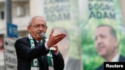 در آخرین نظرسنجی کمال قلیچدار اوغلو از اردوغان پیش افتاده است. 