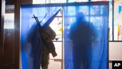 Eastern Ukraine Rebels Elect Leaders