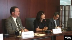 战略与国际研究中心的专家就川金会举行媒体吹风会（美国之音莉雅拍摄）