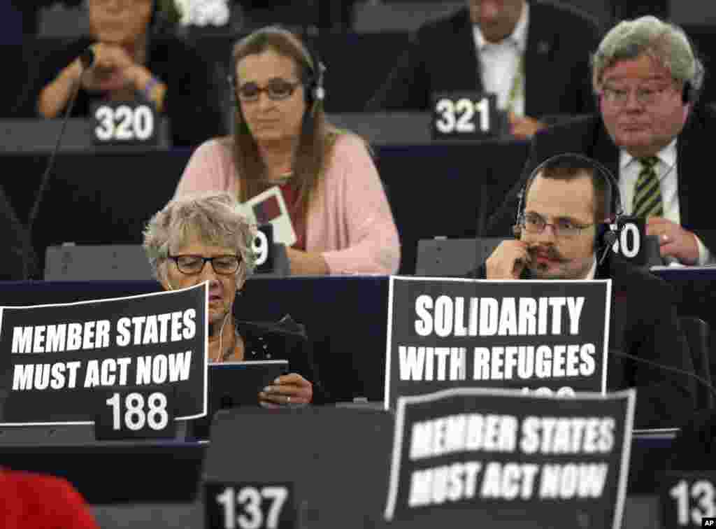 &nbsp;Junker urges Europe to face the current refugee crisis with solidarity.