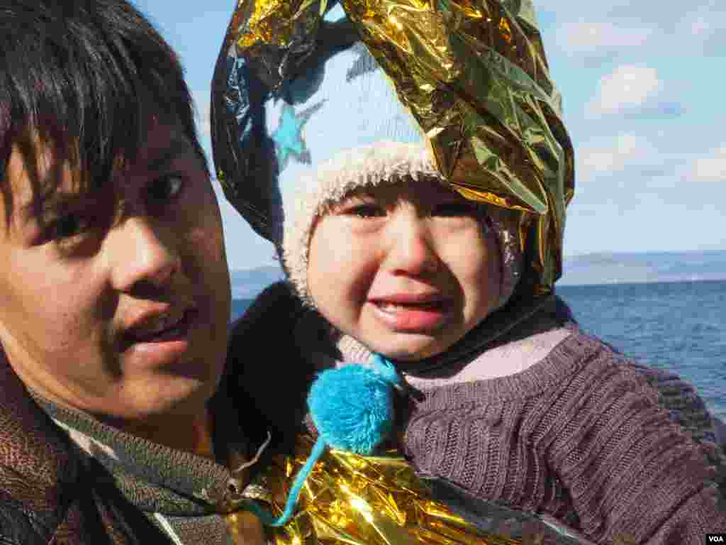 In the past week alone, 19 people are believed to have drowned crossing the sea to Greece, including three children and a baby, Lesbos, Greece, Jan. 19, 2016. (VOA/Hamada Elrasam)
