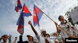 គណបក្ស​សង្គ្រោះជាតិ​ធ្វើ​ការ​តវ៉ា​ឲ្យ​មាន​កំណែ​ទម្រង់​គណៈកម្មាធិការ​ជាតិ​រៀបចំ​ការ​បោះឆ្នោត​ (គ.ជ.ប.) នៅ​មុខ​ការ​បោះឆ្នោត​ជាតិ​ខាង​មុខ។