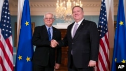 资料照片：美国国务卿蓬佩奥与欧盟外交与安全政策高级代表兼欧盟委员会副主席博雷利在美国国务院举行会议。（2020年2月7日）