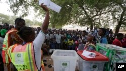 malaman zabe a wani zaben da aka yi a Najeriya.