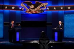 미국 공화당 대선 후보 도널드 트럼프 대통령과 민주당 후보 조 바이든 전 부통령이 지난 22일 테네시주 내슈빌의 벨몬트 대학에서 마지막 TV토론을 했다.