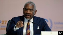 گریگوری میکس، قانونگذار ارشد حزب دموکرات در مجلس نمایندگان آمریکا