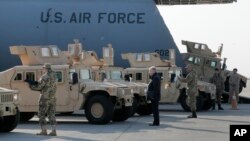 Američka vojna vozila - dio pomoći za Ukrajinu (arhivski snimak)