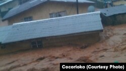 Des torrents de boue à Freetown, en Sierra Leone (Photo Cocorioko)