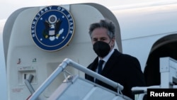 Menteri Luar Negeri AS Antony Blinken tiba di Bandara Berlin Brandenburg, di Berlin, Jerman, 20 Januari 2022. (Foto: Alex Brandon via REUTERS)