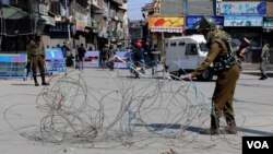 Bentrokan dengan militan di kawasan sengketa di Himalaya, Kashmir, menewaskan tiga tentara India. (Foto: ilustrasi).