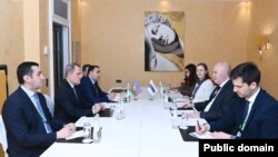 Azərbaycan xarici işlər naziri Ceyhun Bayramovun Münhendə ATƏT-in Baş katibi Feridun Sinirlioğlu ilə görüşü