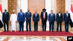 Mesir Kamis (13/7) menjadi tuan rumah pertemuan puncak untuk membahas konflik di Sudan yang dihadiri pemimpin Ethiopia, Sudan Selatan, Chad, Eritrea, Republik Afrika Tengah dan Libya. (Kantor Media Kepresidenan Mesir via AP)