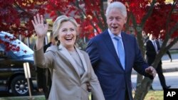Hillary et son époux Bill Clinton,à Chappaqua, dans l'état du New York, le 8 novembre 2016.