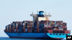 지난 6월 버지니아 비치 해안에 화물선이 정박해있다. (자료사진)