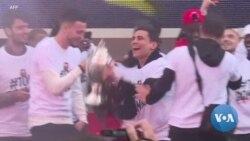 Les joueurs de Rennes célèbrent leur victoire en finale de Coupe de France