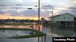 Bertambah naiknya permukaan air laut akan menyebabkan semakin seringnya banjir di wilayah pantai Atlantik pada saat pasang naik di musim semi dan badai di musim dingin. (NOAA). 