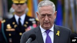 Menteri Pertahanan Amerika Jim Mattis berbicara di Pentagon (foto: dok). 