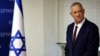 Menteri Pertahanan Israel Benny Gantz menghadiri rapat partainya di Knesset, parlemen Israel, di Yerusalem, pada 27 Juni 2022. (Foto: Reuters/Ronen Zvulun)