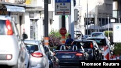 Checks at the Italian-Swiss border in Chiasso