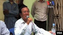 លោក​​កឹម សុខា​ ប្រធាន​ស្តីទី​គណបក្ស​សង្គ្រោះ​ជាតិ ​បាន​ដាក់​ពាក្យ​ស្នើ​សុំ​គោរព​វិញ្ញាណ​ក្ខន្ធ​​ព្រះ​បរម​រូប​សម្តេច​ឪ​នរោត្តម​សីហនុ​​ នៅ​ថ្ងៃ​ច័ន្ទនេះ​ តែ​ត្រូវ​បាន​អាក់​ខាន​ទៅ​វិញ​ដោយ​សារ​តែ​មិន​មាន​ការ​យល់​ព្រម​ពី​គណៈ​កម្មការ​បុណ្យ​ជាតិ។​