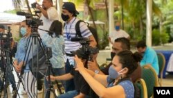 FILE - Nicaraguan journalists cover a news conference by the political opposition in Managua, Feb. 2021. (Image Credit: Houston Castillo)