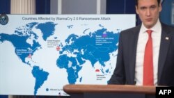 토머스 보서트 미국 백악관 국토안보보좌관이 지난해 12월 백악관에서 '워너크라이' 사이버공격의 배후가 북한이라는 조사 결과를 발표하고 있다.