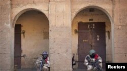 Des soldats malien à Gao lors d'affrontement contre des jihadistes, en février 2013.