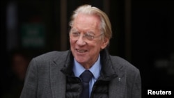 FILE - Actor Donald Sutherland arrives for a screening at the AFI Film Festival in Los Angeles on Nov. 12, 2017. Sutherland, 88, has died, his son confirmed on June 20, 2024.