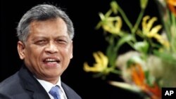 Sekjen ASEAN Surin Pitsuwan menegaskan perlunya persatuan negara-negara ASEAN dalam sengketa Laut Cina Selatan (foto: dok). 