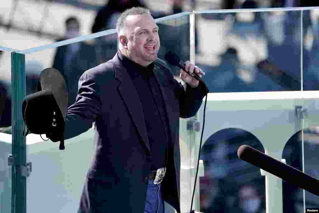 Garth Brooks performs during the 59th Presidential Inauguration in Washington, U.S., January 20, 2021. Greg Nash/Pool via REUTERS