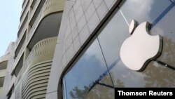 شرکت «اپل» یکی از امضاءکننده‌های نامه برای طرح دوباره طرح قانونی حق رأی جان لوئیس است