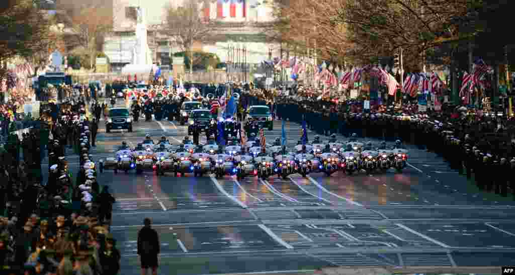 Parade inaugurasi dimulai dari Pennsylvania Avenue menyusul pelantikan kedua Presiden Barack Obama (21/1).