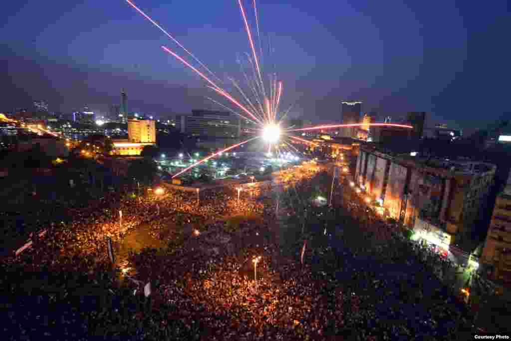 Celebrations Sunday evening in Cairo's Tahrir Square of Abdel Fattah el-Sissi's inauguration as Egypt's new president. Courtesy - Hamada Elrasam. 
